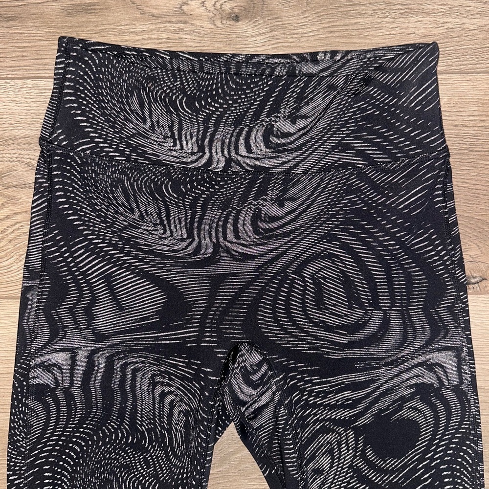 FABLETICS Motion365+ Black and Gray Leggings - Picture 2 of 6